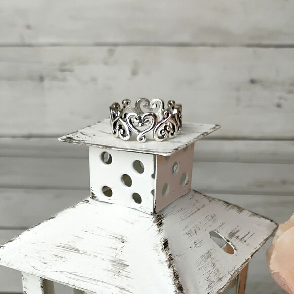 New Heart Band Silver Tone Ring Size 8.5 Boho, Chic, Funk, Cute, Eclectic - Picture 1 of 4